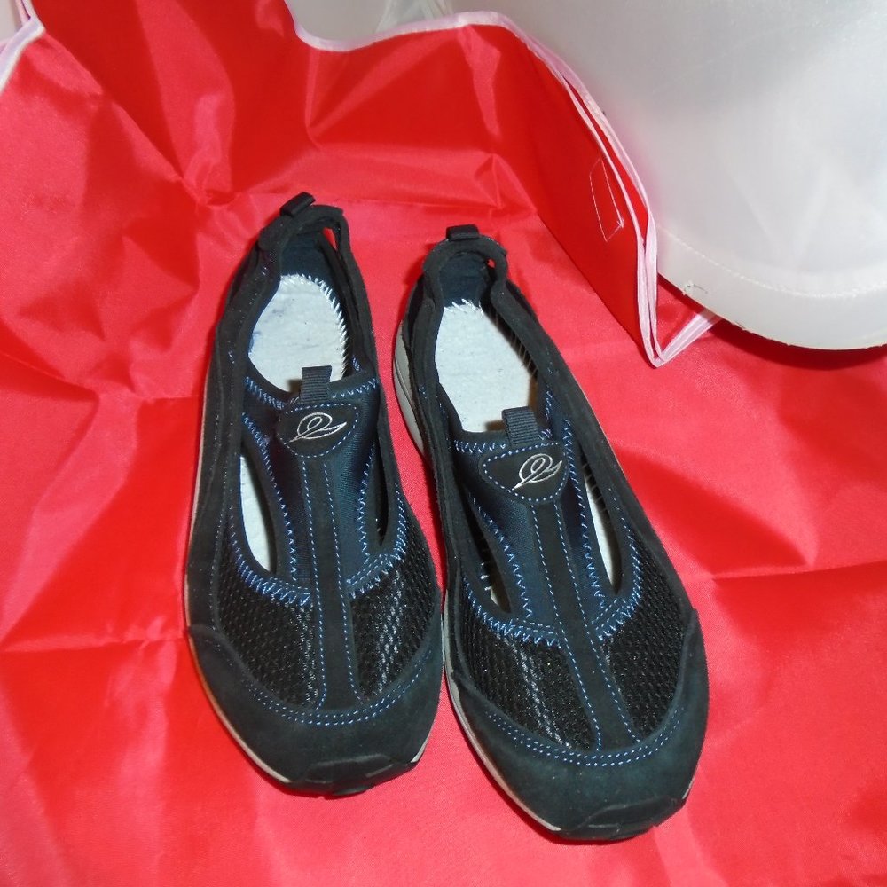 EASY SPIRITS WALKING SHOES